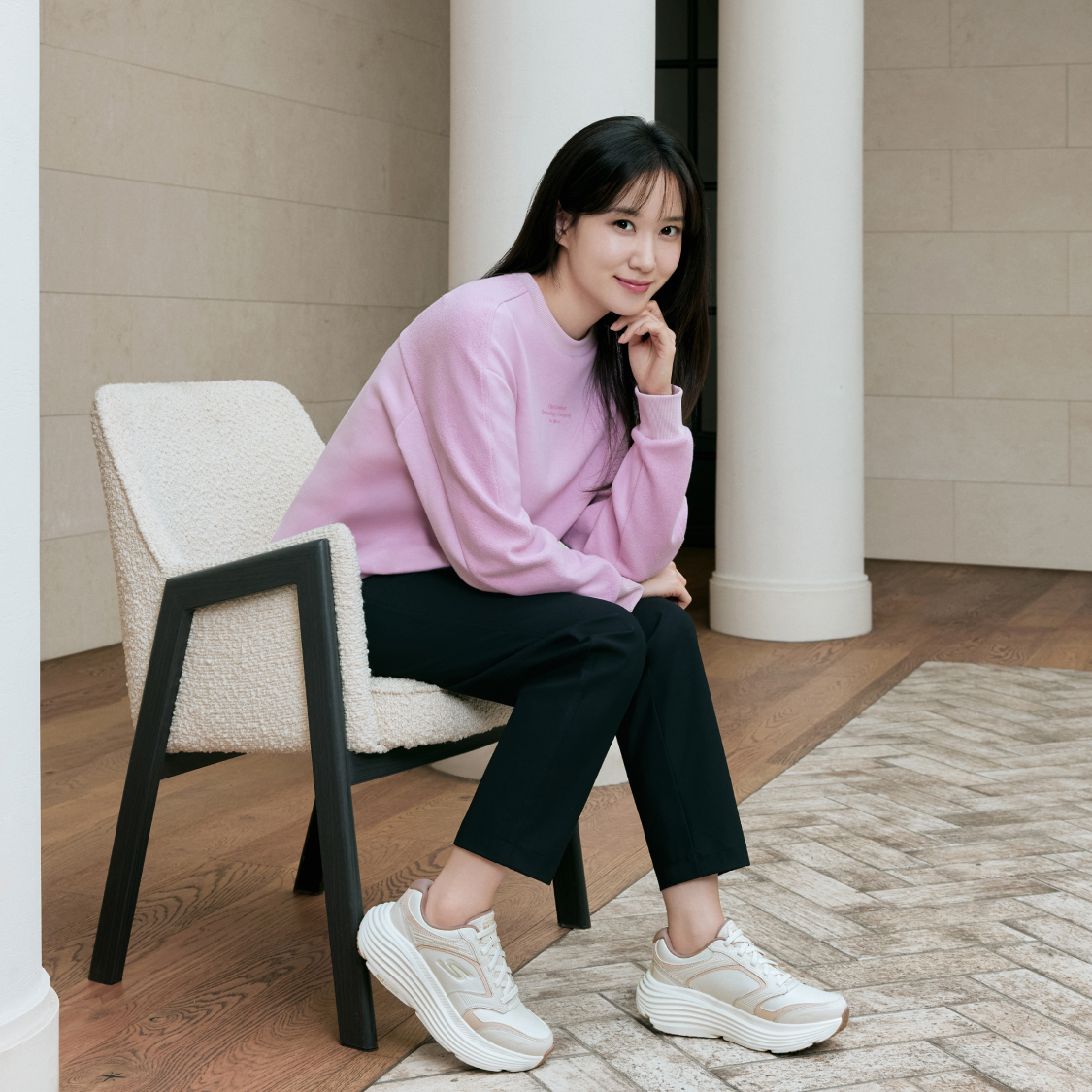 지금 뜨는 기획전 7. 스케쳐스 이미지