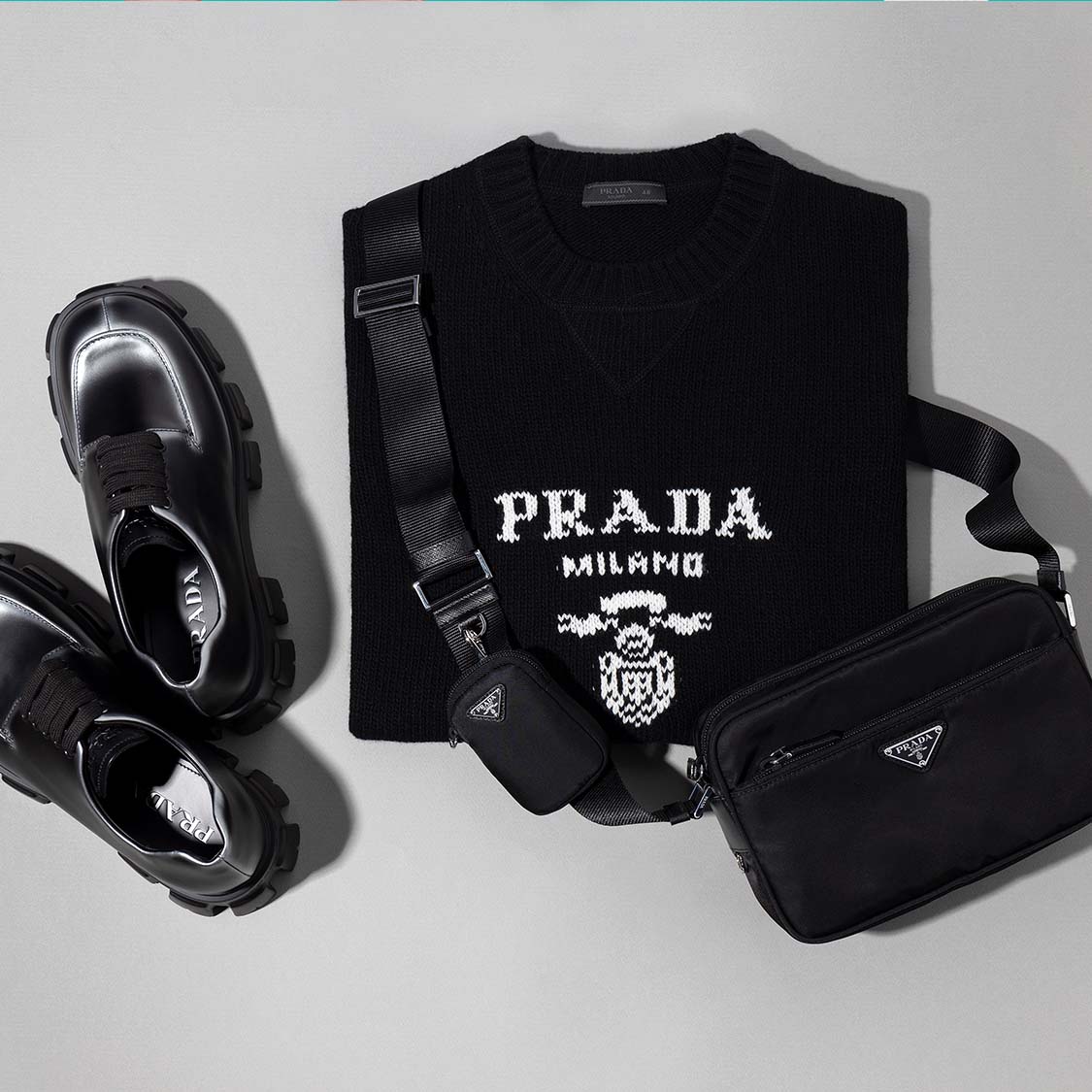 지금 뜨는 기획전 1. 프라다 이미지