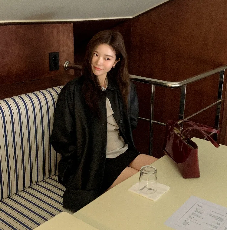 고급스러움이 묻어나는
웰메이드 레더 자켓