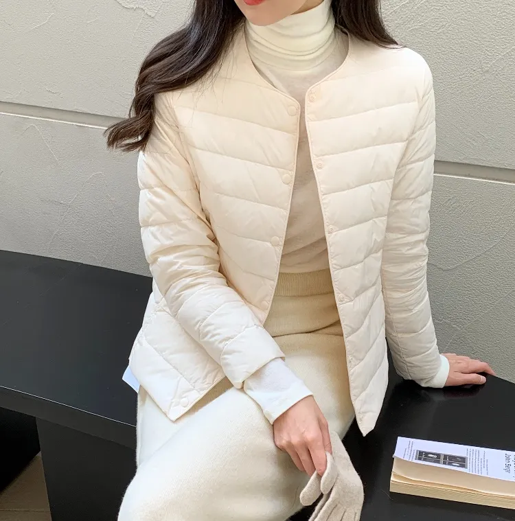 가볍고 고급스러운
오리털 경량 패딩 자켓