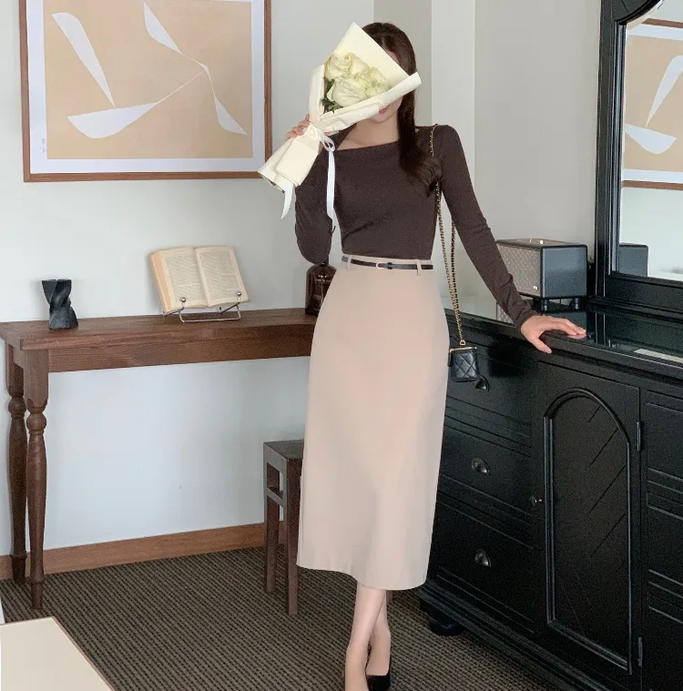 데일리룩부터 하객룩까지
르베나 2기장 스커트