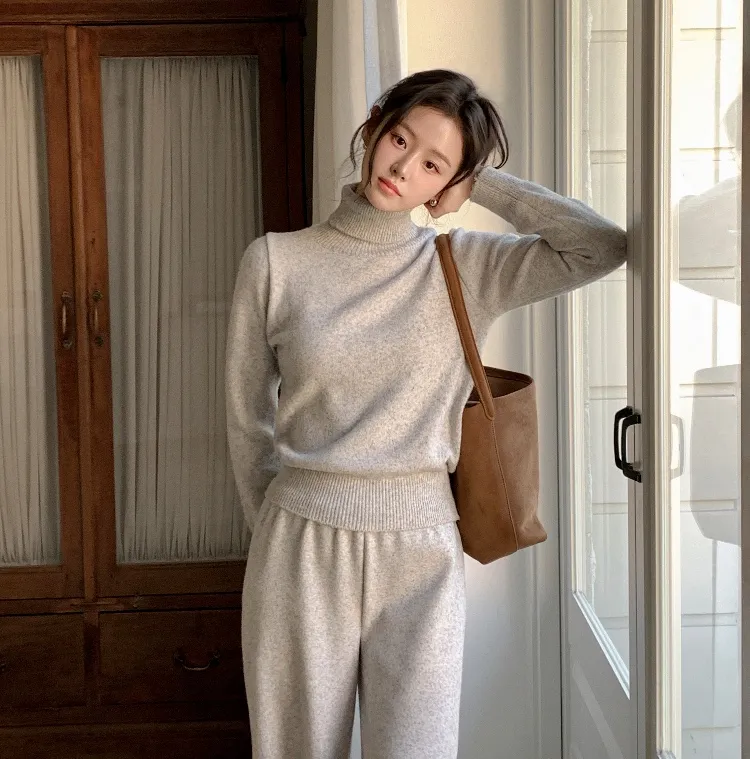 편한 무드 가득
팬터스 니트 투피스 세트