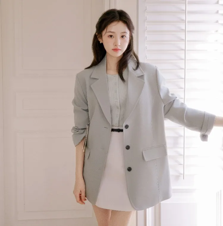 매년 꺼내 입어요
올리뷰 뒷트임 자켓