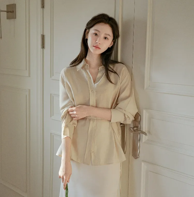 편한 무드 가득
몰리브 벨트 블라우스