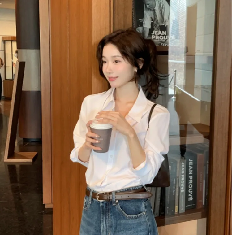 출근룩부터 하객룩까지
모먼트 긴팔 블라우스