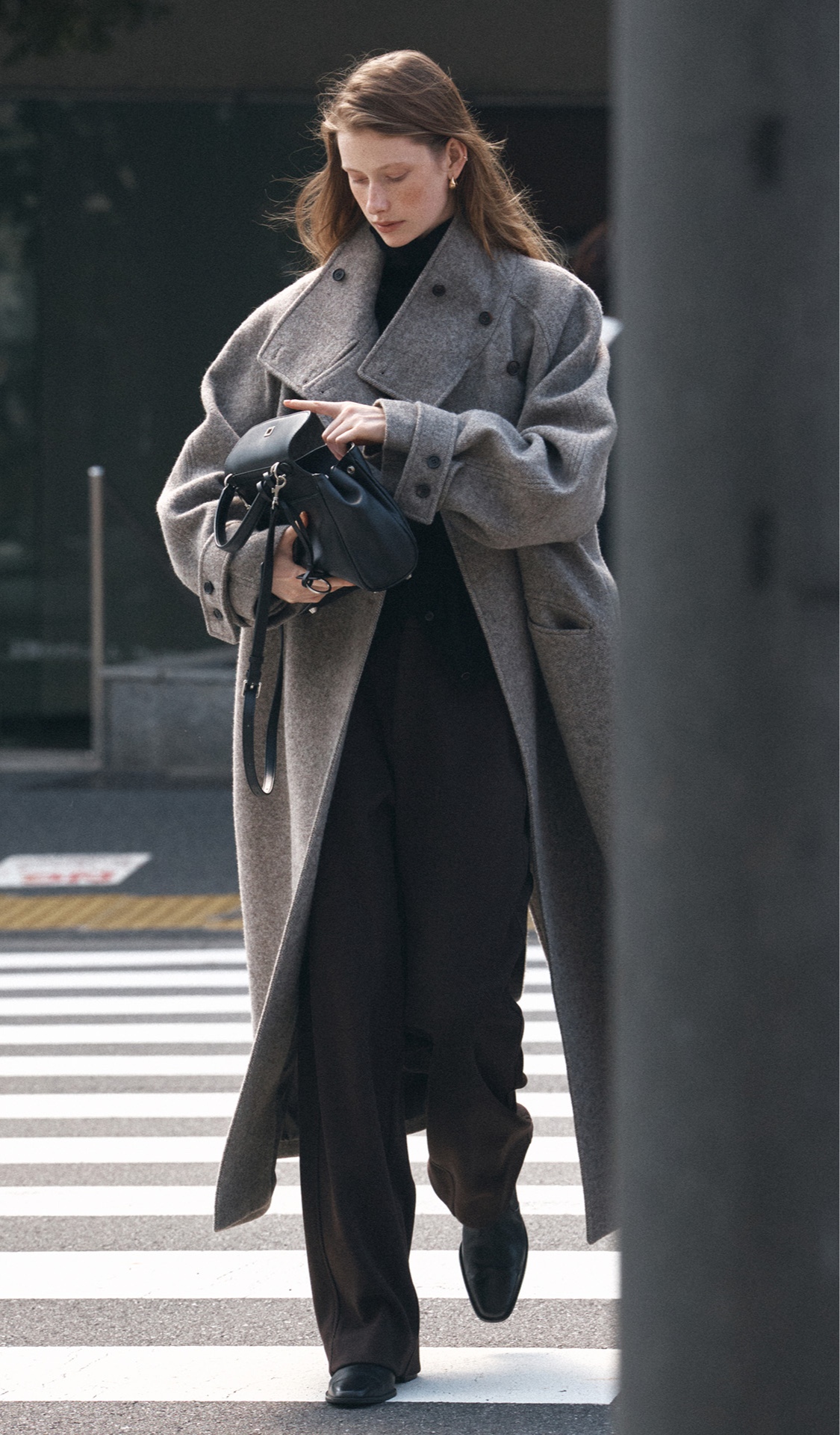 blured_세련된 헤비아우터
차분한 미니멀 라인