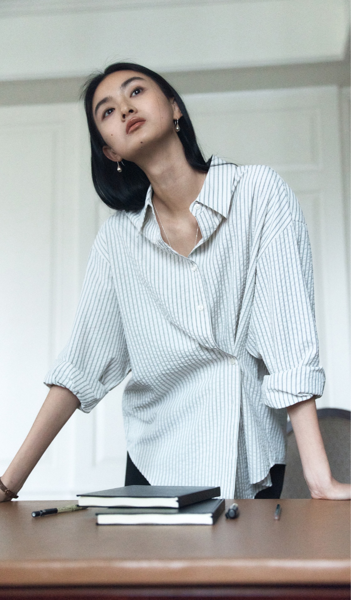 blured_NEW 셔츠
클래식한 실루엣