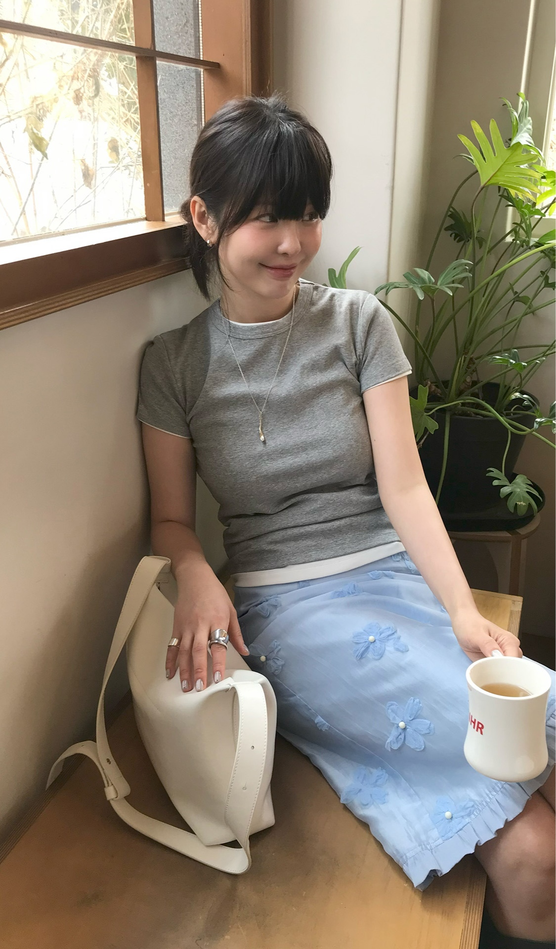 blured_직진배송으로 만나는
시즌리스 골지티셔츠