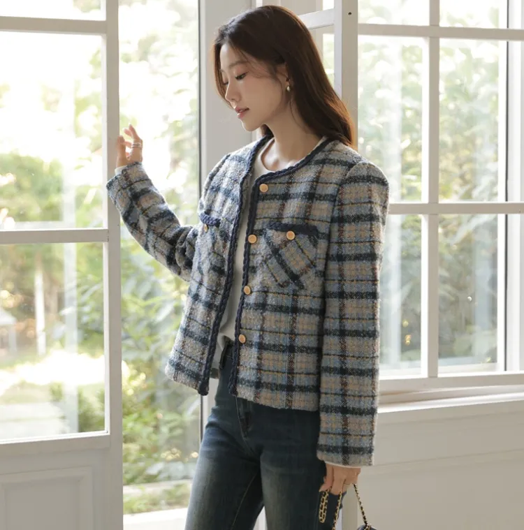 봄이 창가에 찾아왔네요
폴링체크 트위드자켓