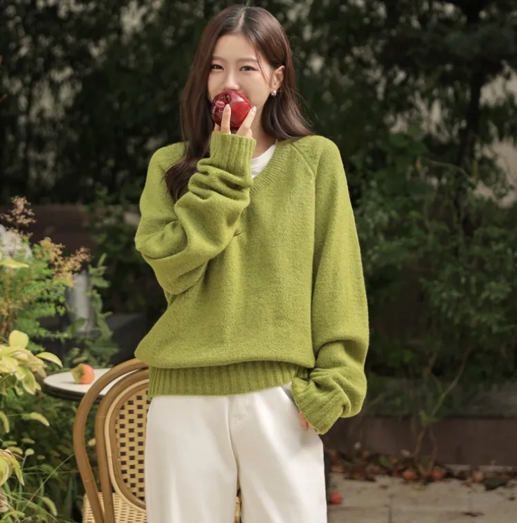 지금 내 기분은~몽글몽글
올리브루즈핏 브이넥니트