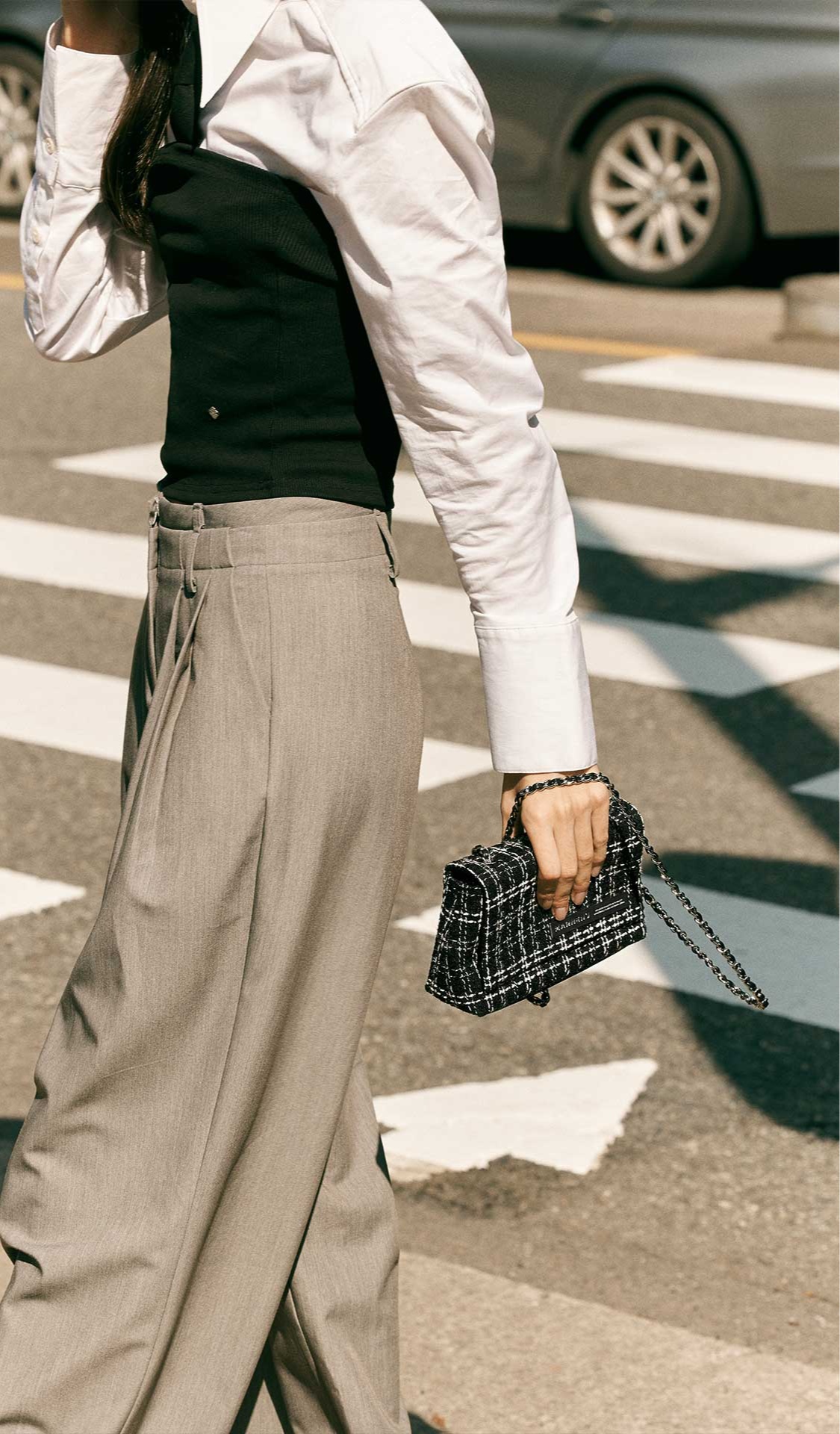 blured_고급스러운 하객룩가방
 