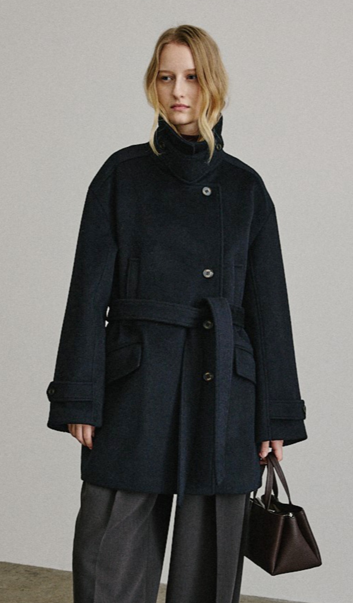 blured_ARTID 25FW
WINTER COAT