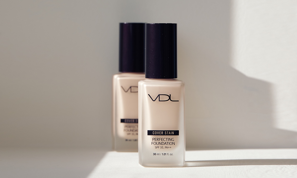 얇고 완벽한 밀착베이스
커버스테인 파운데이션