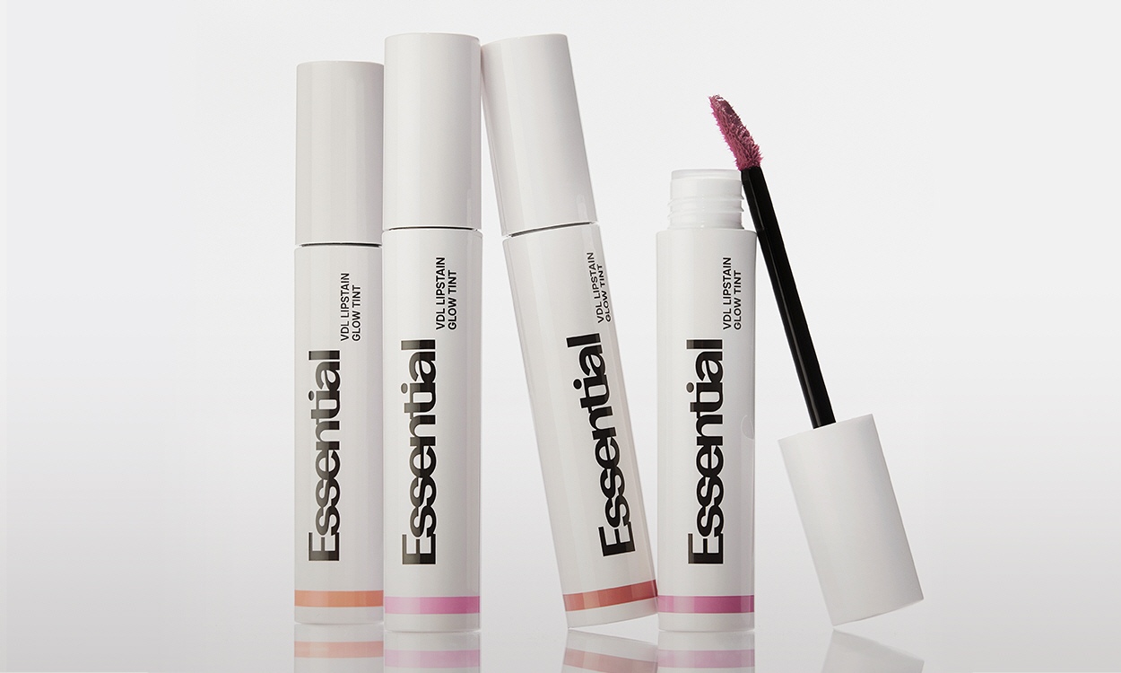 착색과 광택이 한 번에
에센셜한 글로우 립틴트