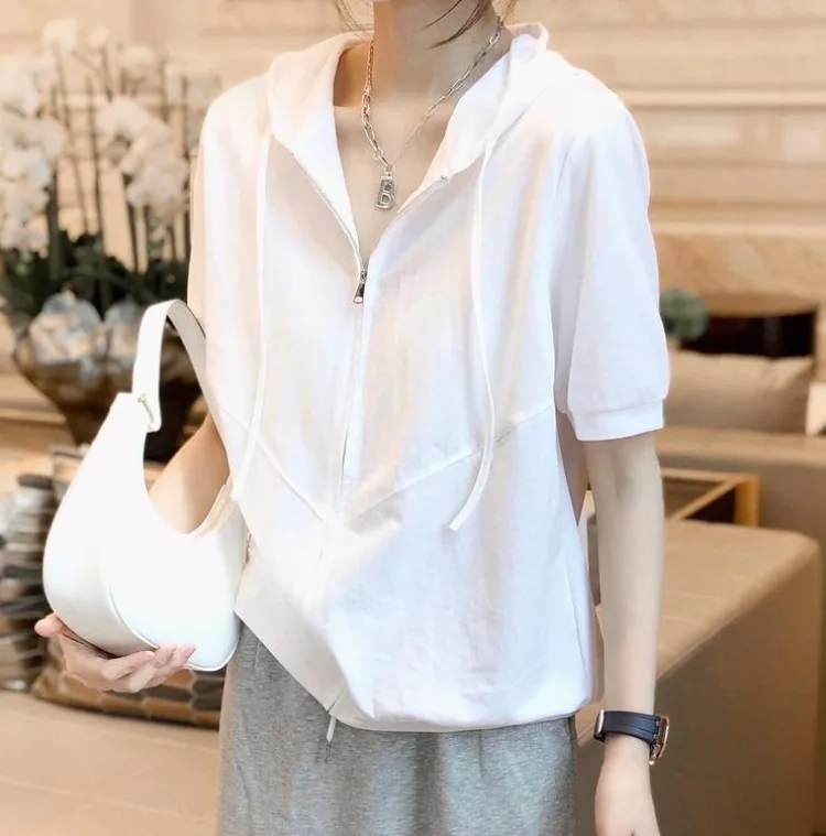 엣지 있는 캐주얼
올여름 데일리템