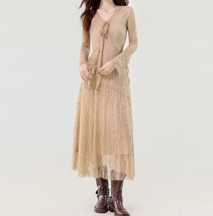 지금 입기 좋은
레이스 원피스