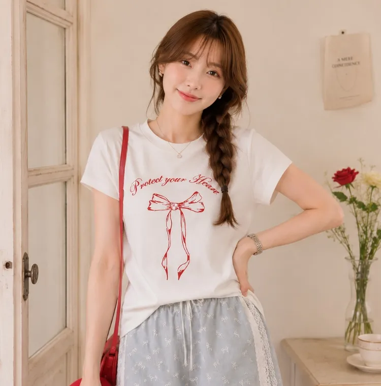 러블리한 무드 가득!
반팔 티셔츠