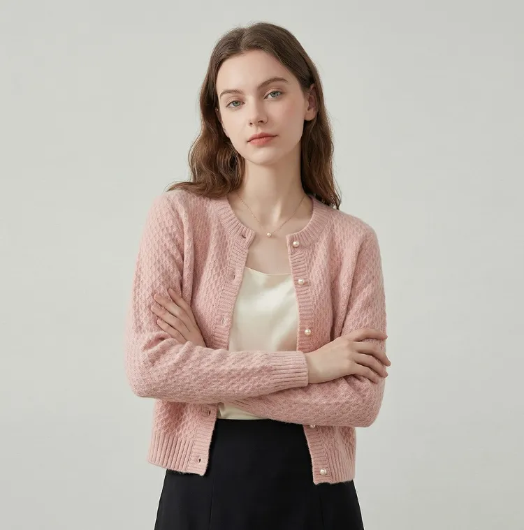 진주 버튼 포인트
케이블 니트 가디건