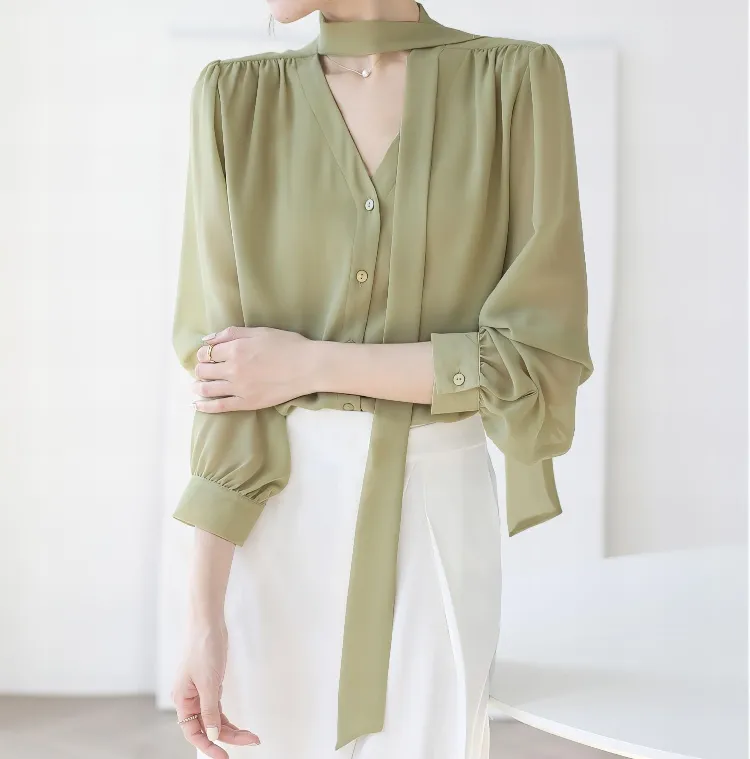 핏 예쁜 출근룩 찾는다면
오피스무드 타이 블라우스