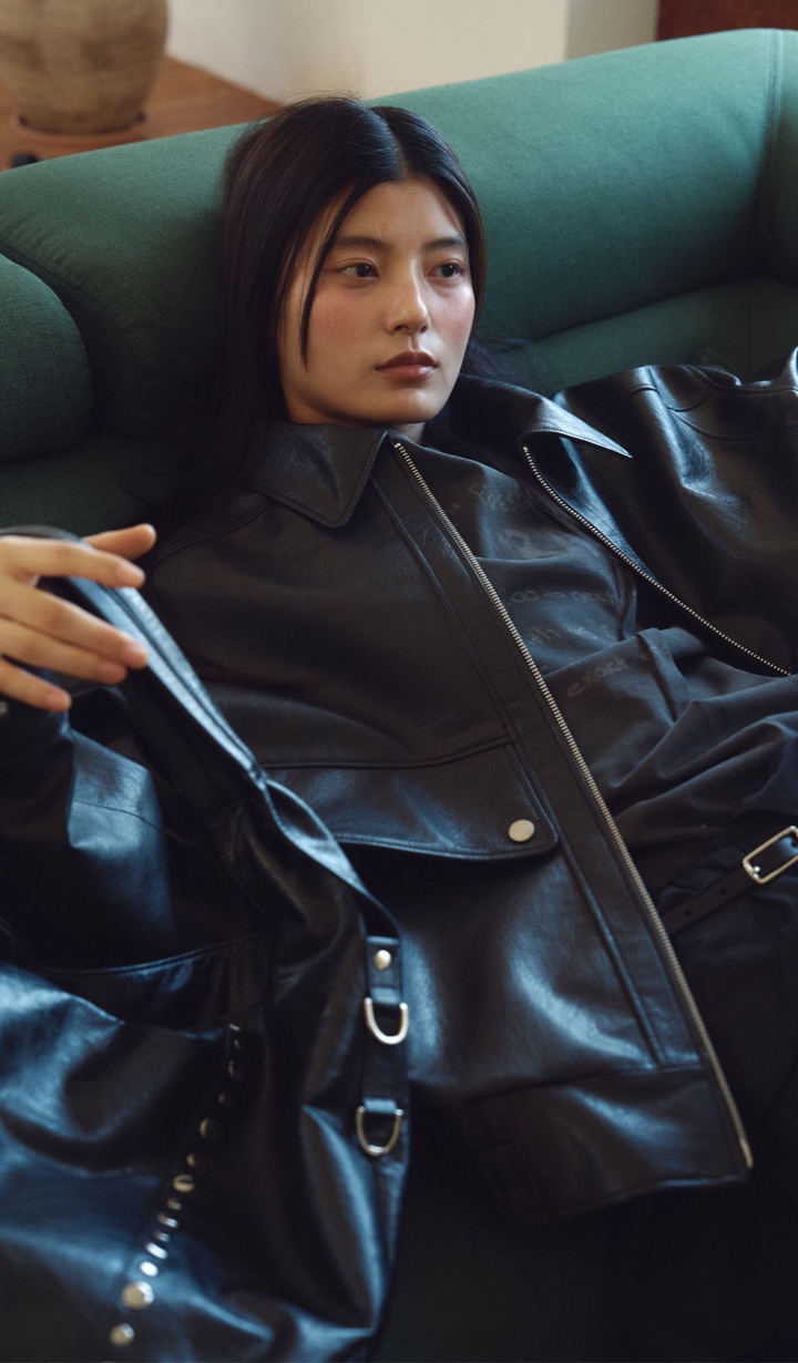 blured_DOFFSEPT
25SPRING