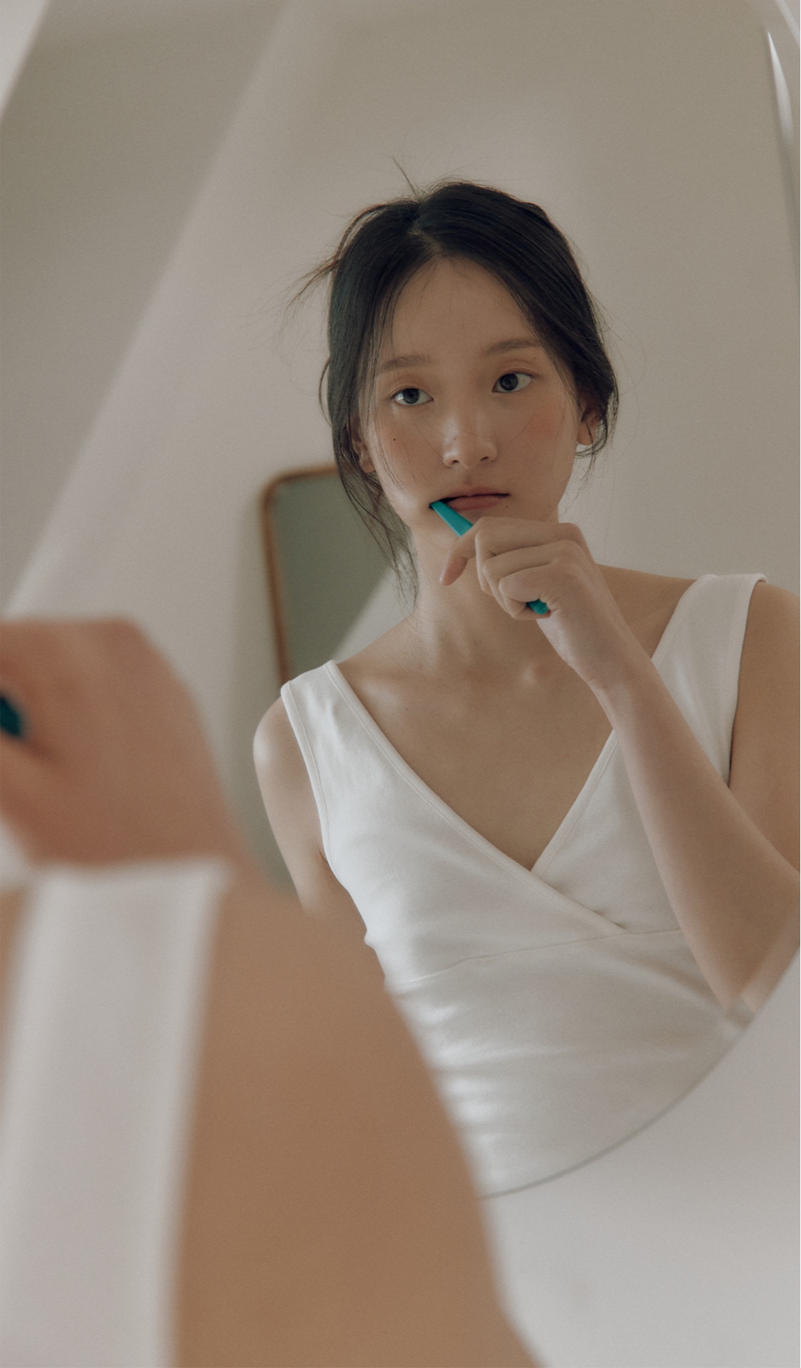 blured_LOOKAST
SS CAPSULE