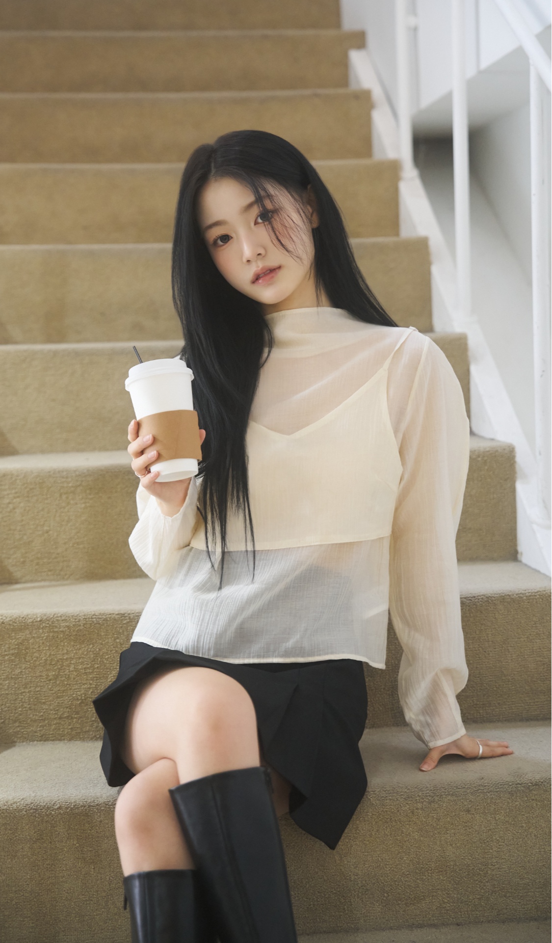 blured_드헤베의 새로운
2026 spring