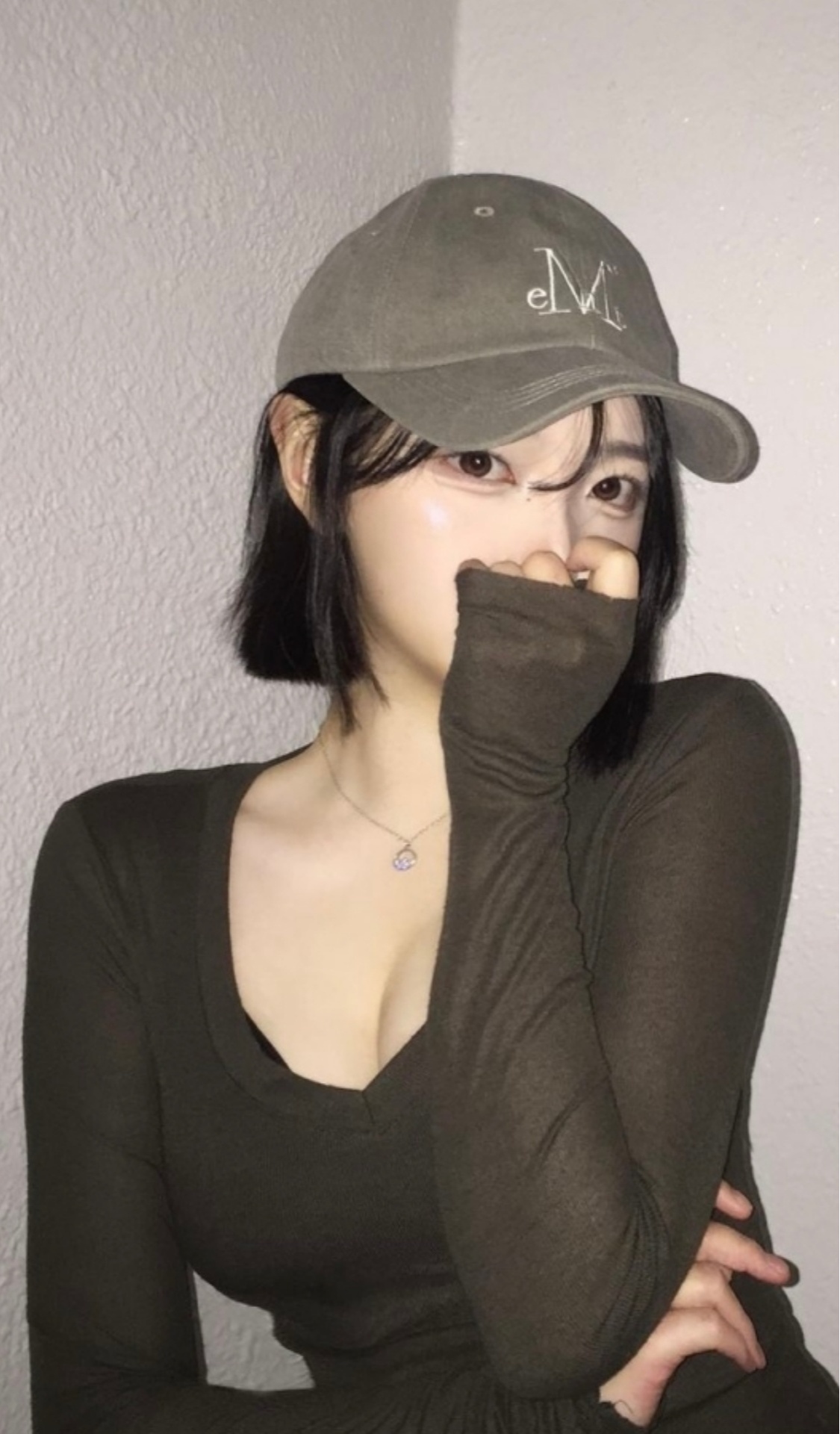 blured_BALL CAP
시그니처 볼캡