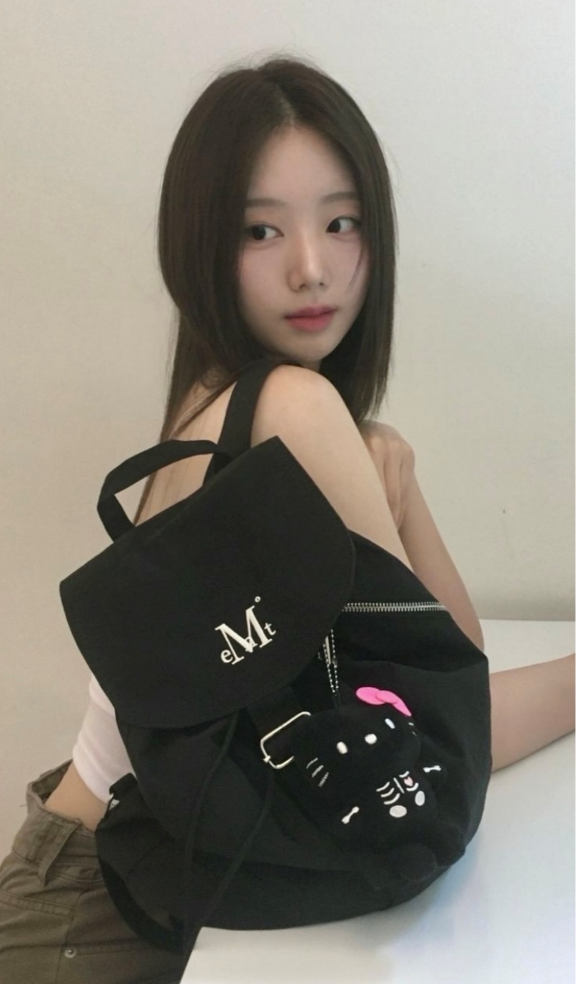 blured_MUTE BAG
뮤트 미니 백팩