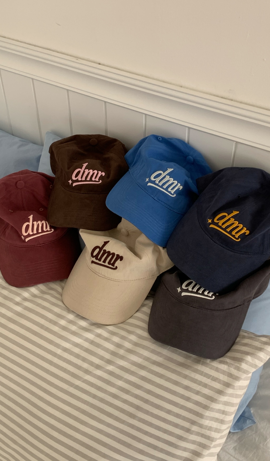 blured_셀럽이 사랑하는 볼캡
유행 안타는 기본템