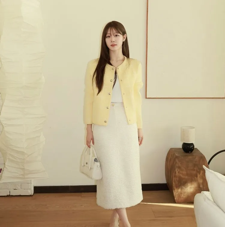 모델 이여민 PICK
트위드 H라인 스커트