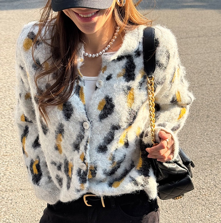 은은한 고급미
레오파드 가디건