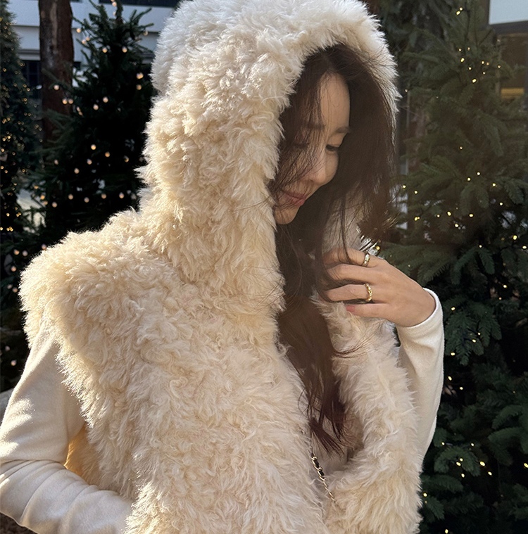 보들~ 폭신함을 안겨주는
퍼후드베스트