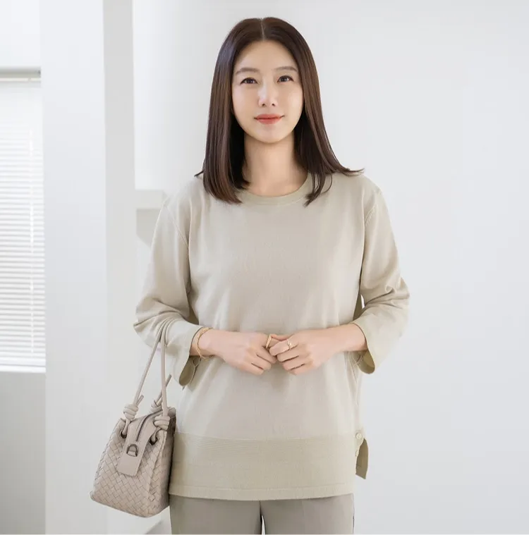 여유로운 실루엣
편안한 니트 탑