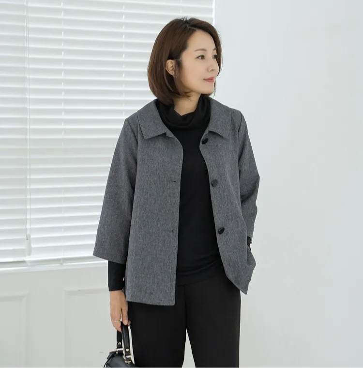 세련된 분위기
세미 A라인 카라자켓