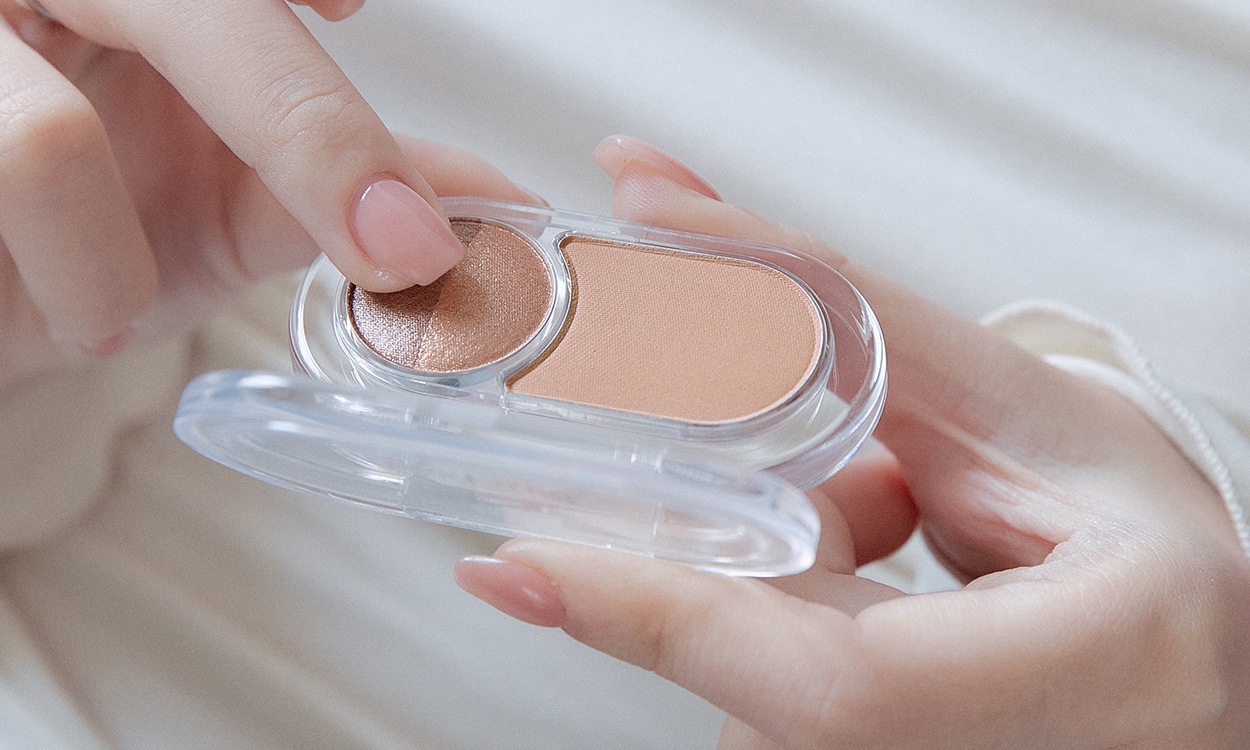 올라운더 멀티섀도우
글림 온 아이즈 런칭