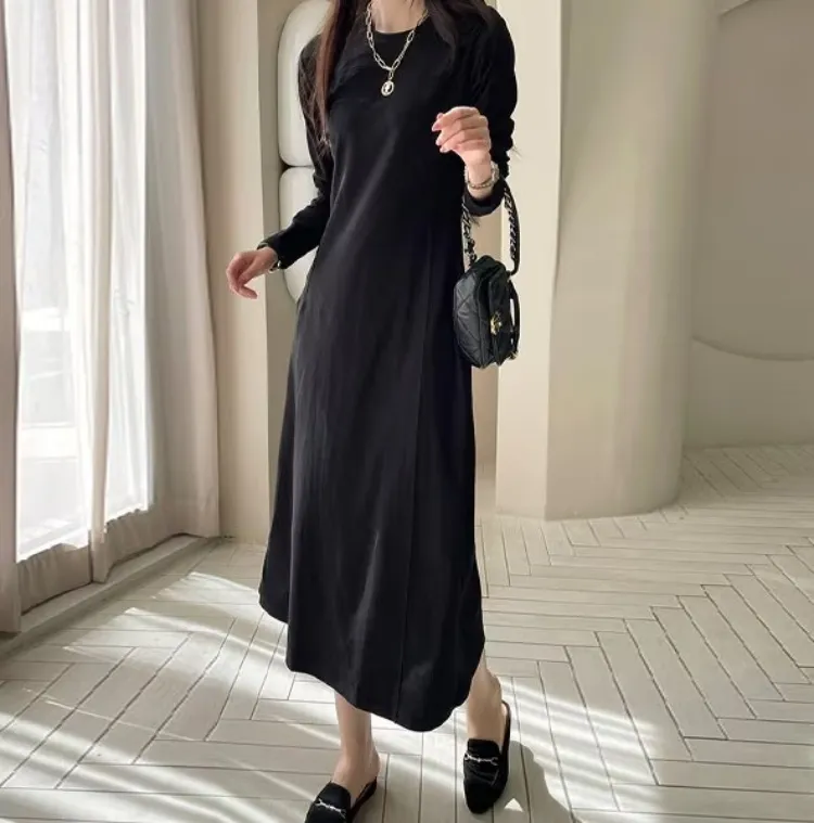 모니카룸 자체제작
날씬핏 블랙 롱원피스