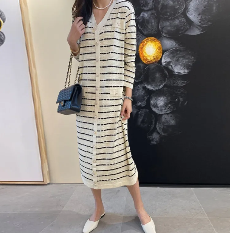 차분하면서 세련된
단가라 니트 원피스