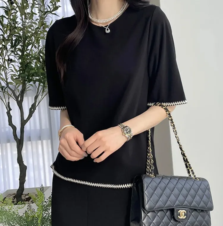 하객룩/모임룩/출근룩
세련된 무드의 티셔츠