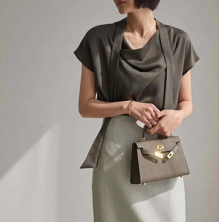 Special Day
카울 타이 캡블라우스