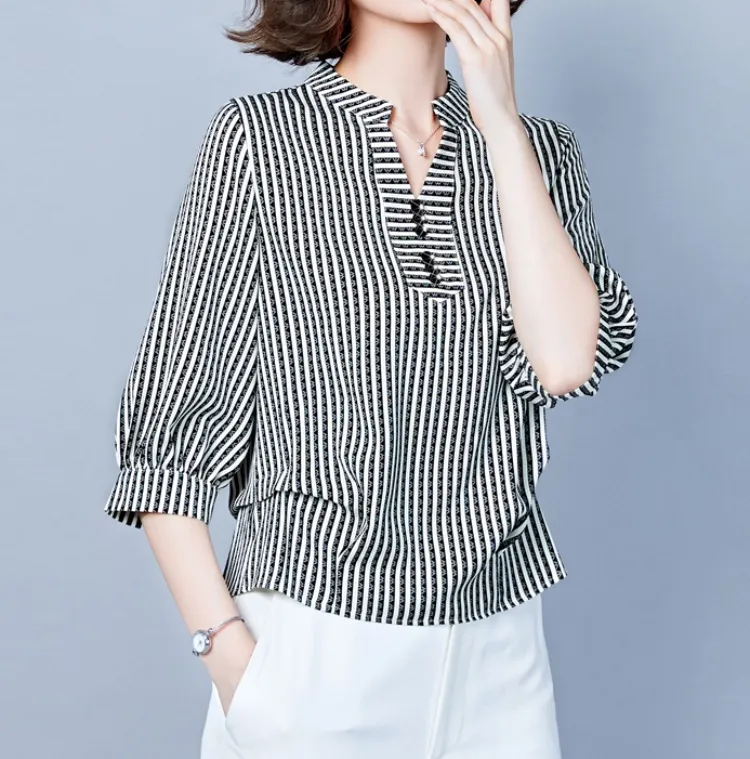 시원한 줄무늬 블라우스
~2만원대