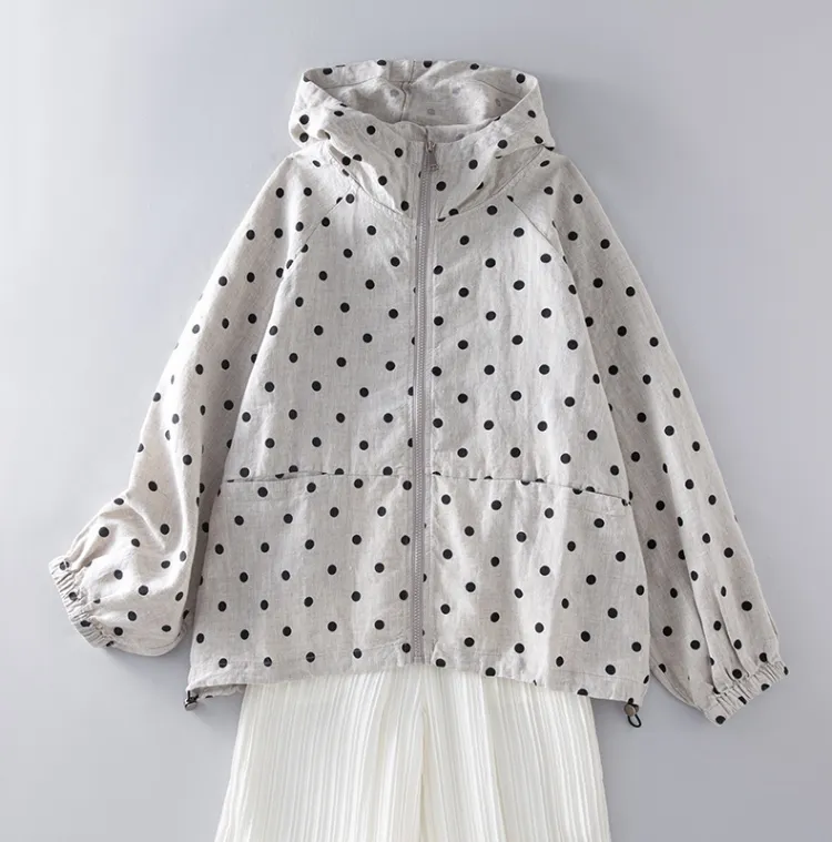 캐주얼하고 러블리한 무드
러브 도트 후드 점퍼