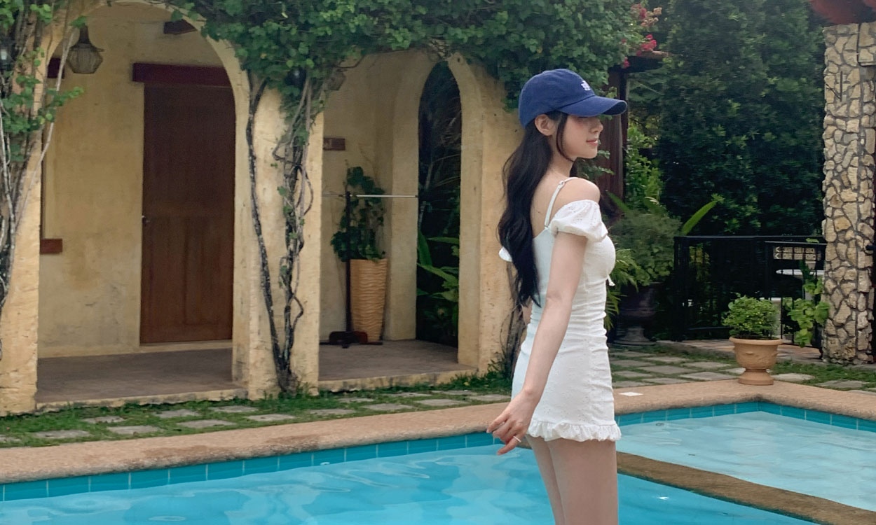 다가오는 여행에 필요한
#소피 펀칭 모노키니