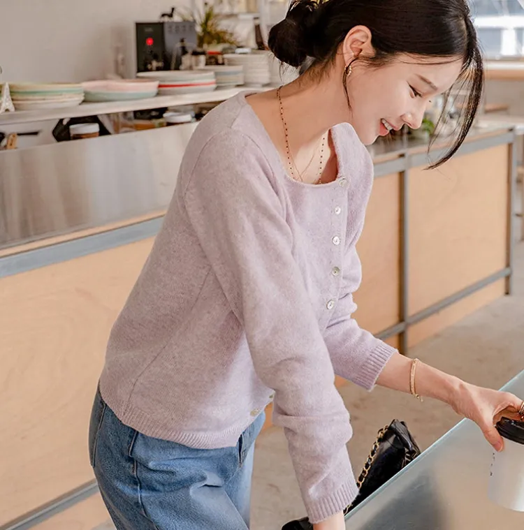 꽃놀이 준비템 
산뜻한 컬러구성 가디건
