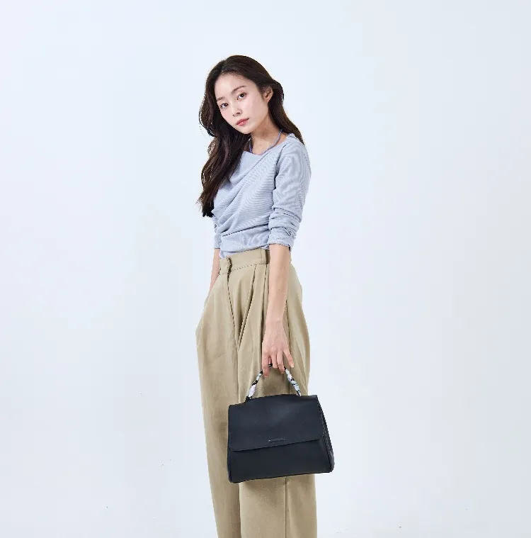 2025 ROABELLA
리얼 소가죽 싱글 플랩백