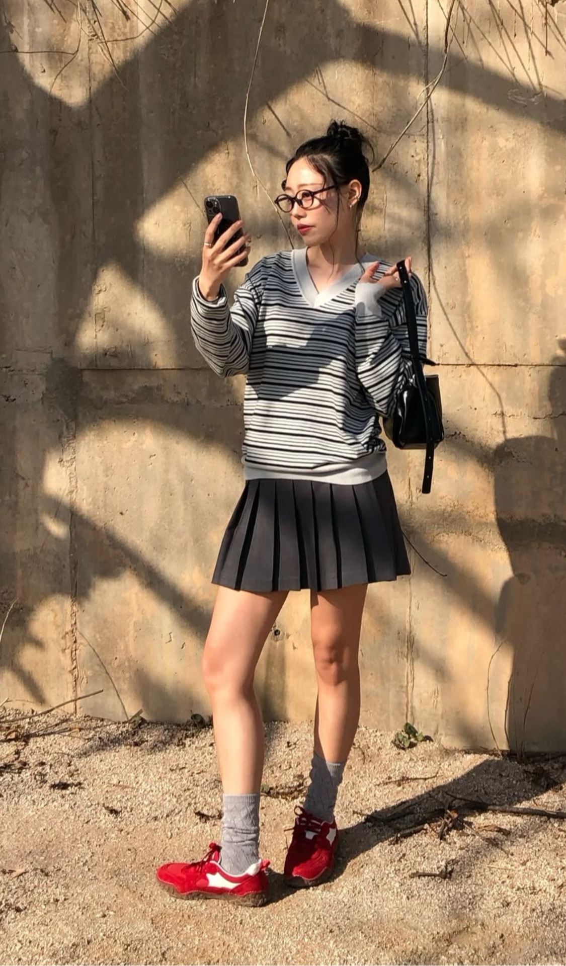 blured_HELENEPARIS
26 SPRING 