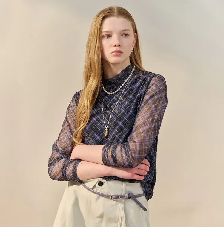 세련된 포인트
시어 모크넥 티셔츠