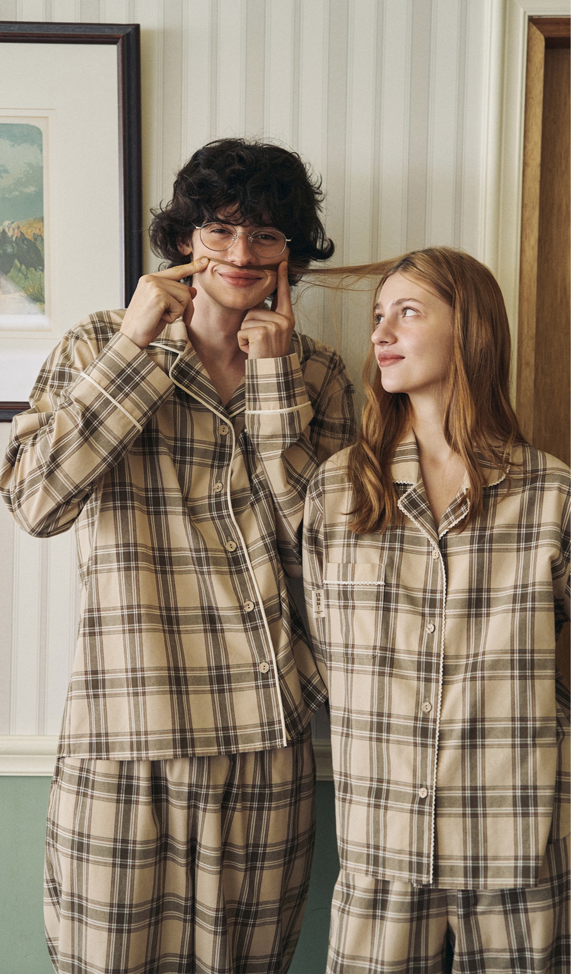 blured_커플 파자마
모던한 디자인의