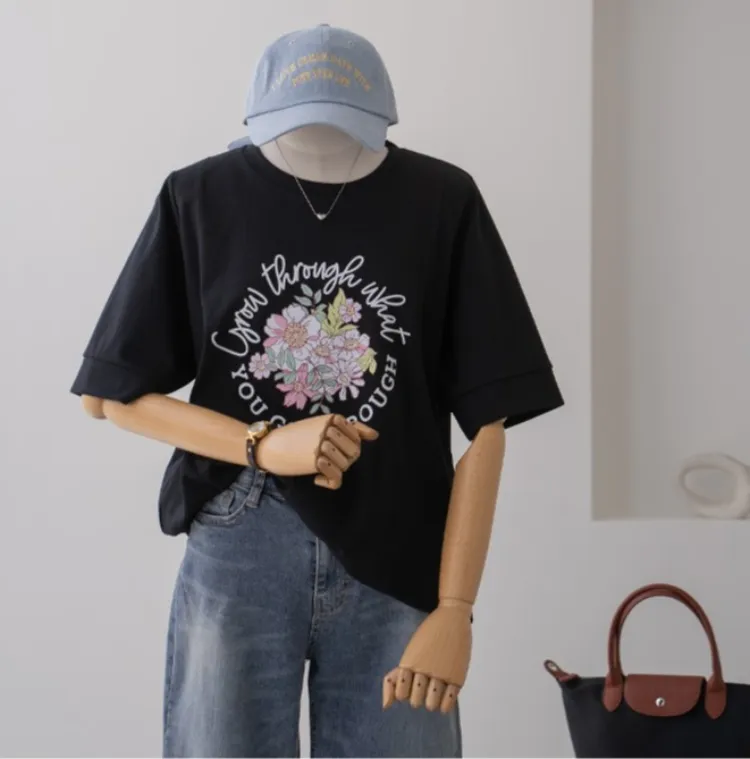 화사한 플라워 프린팅
웬디플라워반팔티셔츠