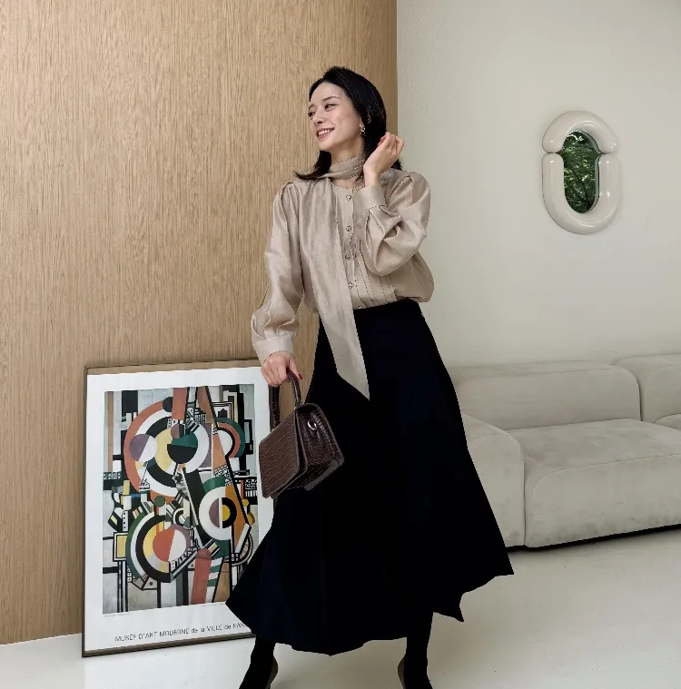 셀럽 PICK
밴딩 플리츠 스커트