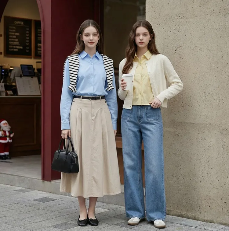 2026년 봄신상
에센셜세미크롭셔츠